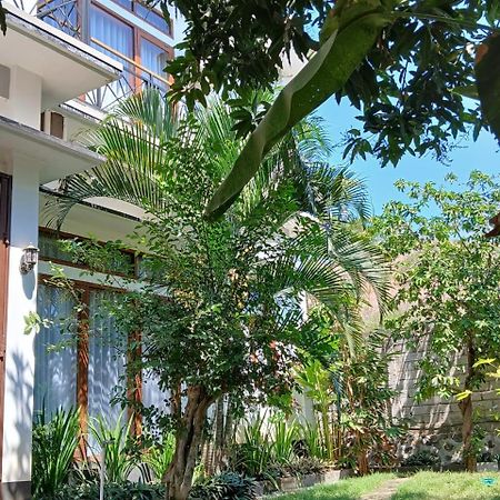 Warm Villas Lombok Kuta  Exteriör bild