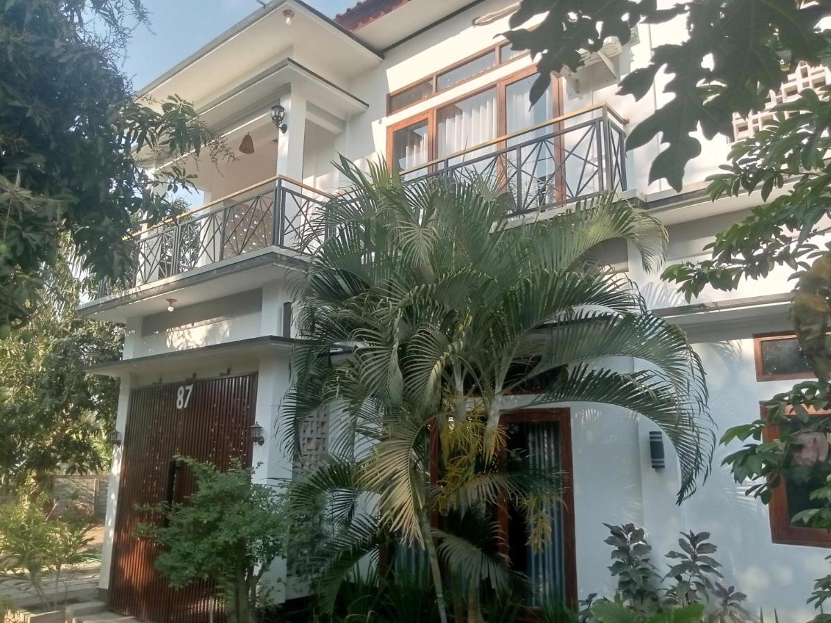 Warm Villas Lombok Kuta  Exteriör bild