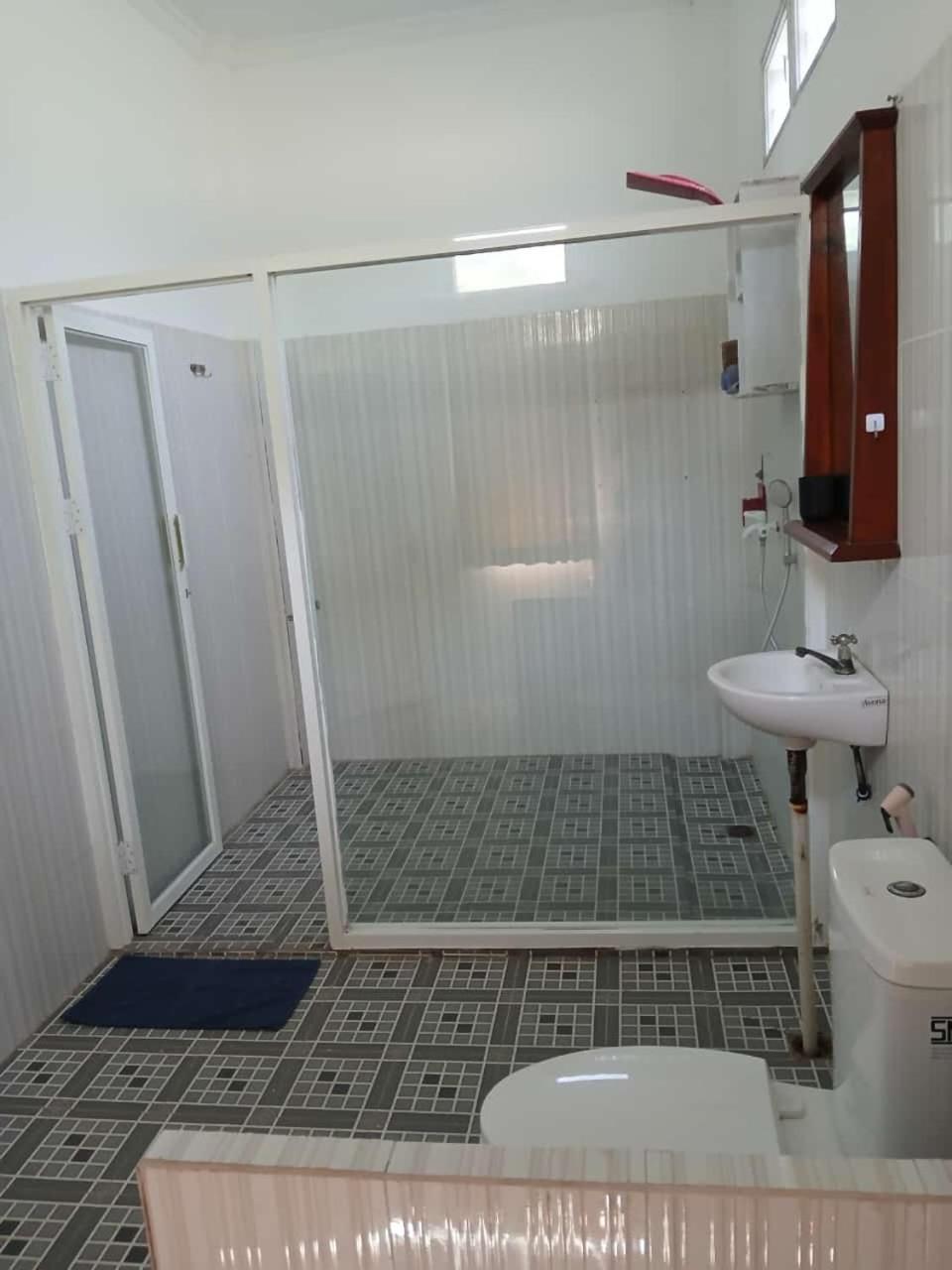 Warm Villas Lombok Kuta  Exteriör bild