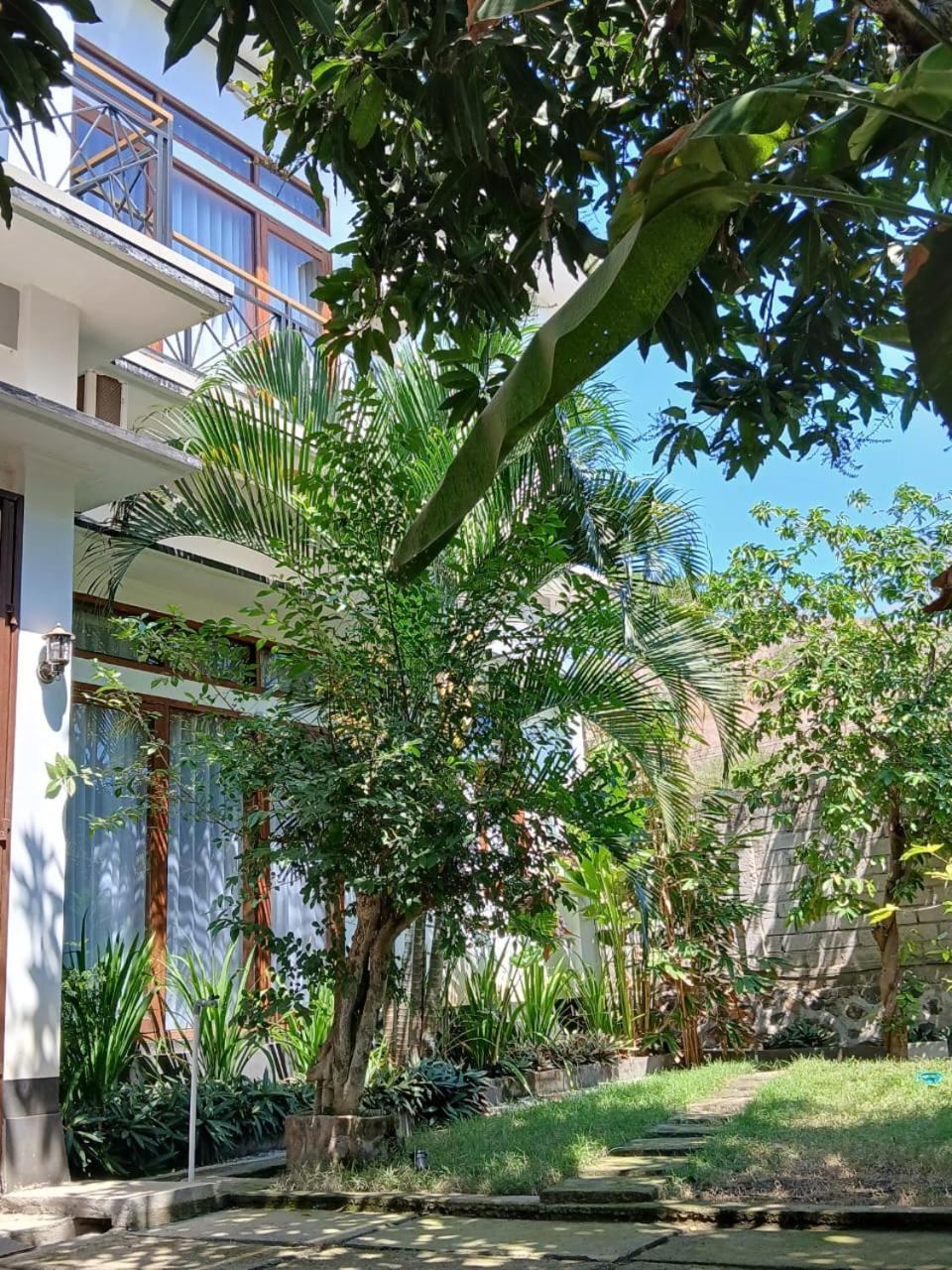 Warm Villas Lombok Kuta  Exteriör bild